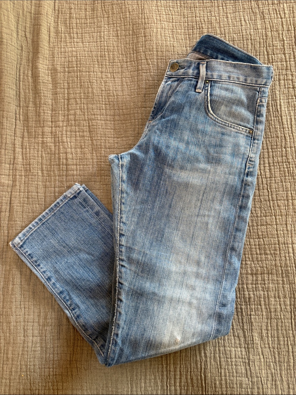 Agolde Slim Straight Jeans in Light Blue Wash